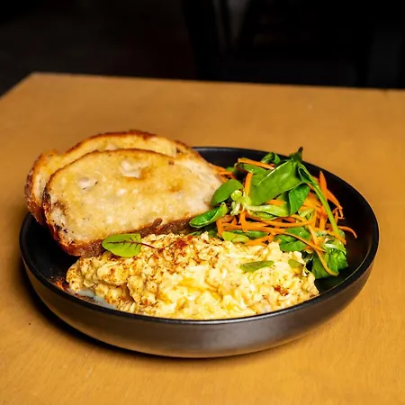 Cozy Main Square I With Breakfast * 科希策