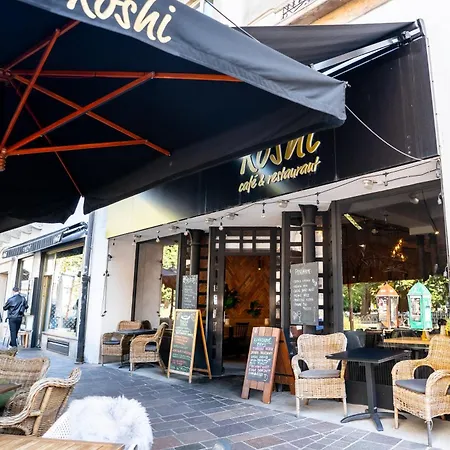 Cozy Main Square I With Breakfast * 科希策